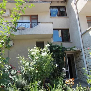 Penzion Izgrev Sarafovo Burgas City